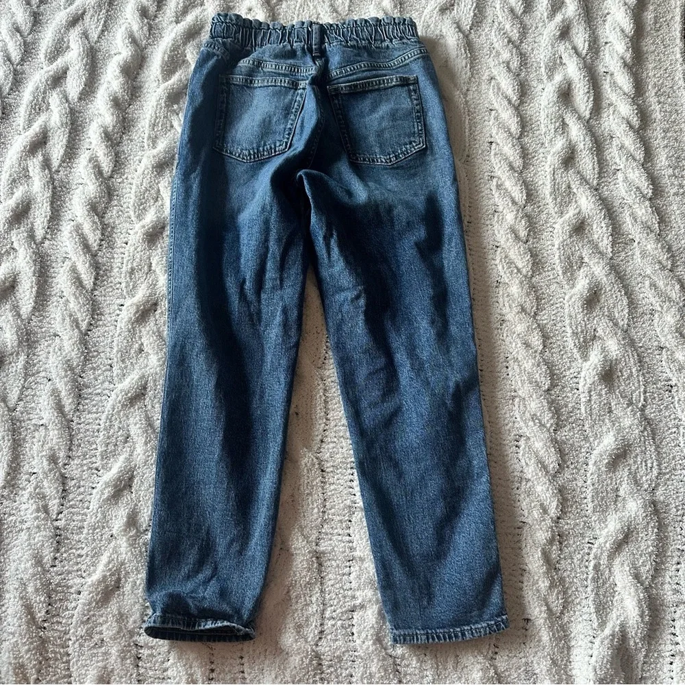 EUC Gap Denim- Girls High Rise Mom Jeans Elastic Waist Size 16